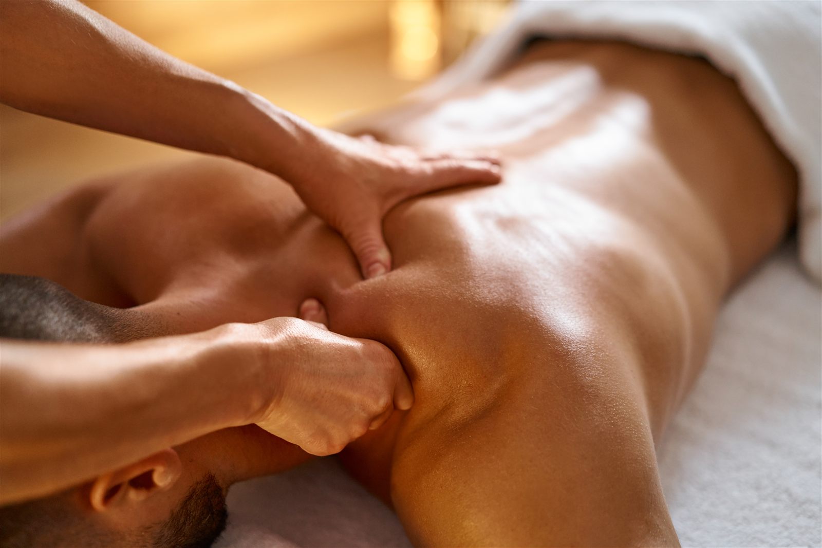 Massage du dos aux huiles