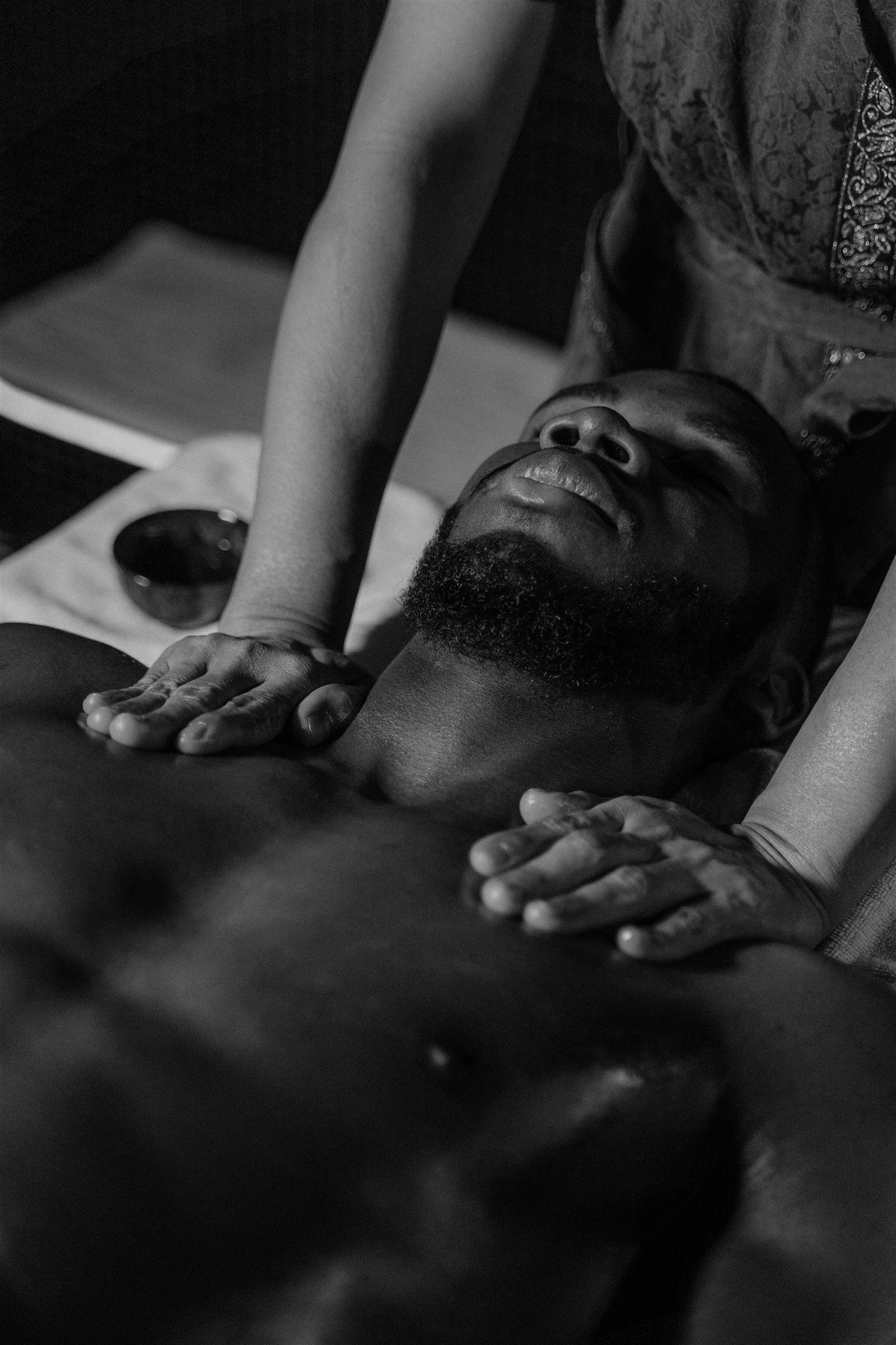 Massage sportif deep tissue des épaules